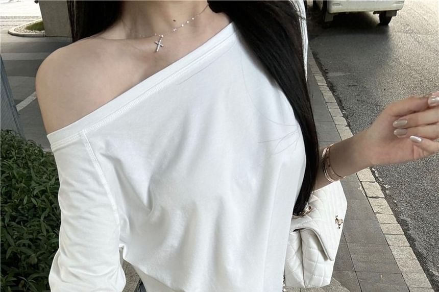 Plain One-Shoulder Short-Sleeved Tee