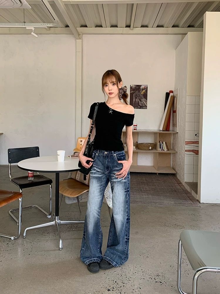 Plain One-Shoulder Short-Sleeved Top