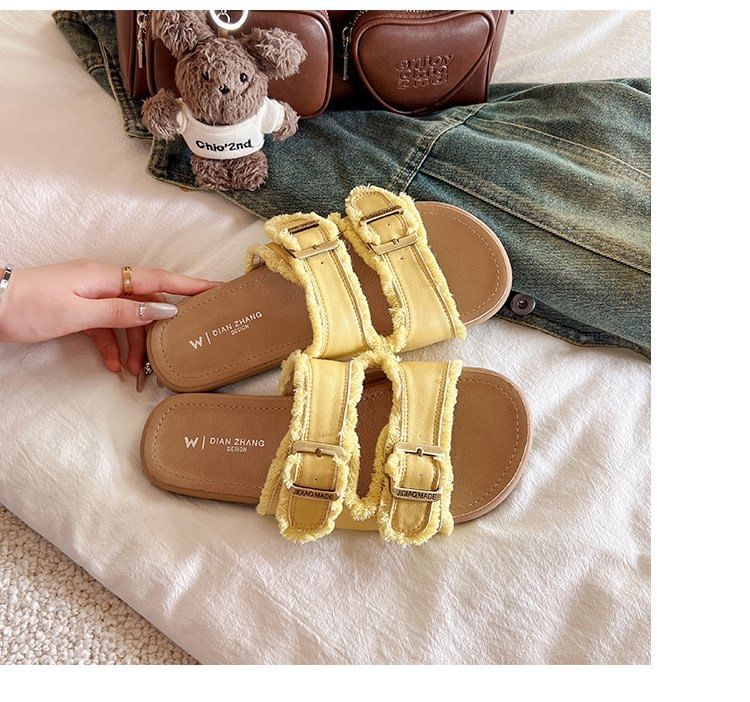 Plain Sandals Buckled Slide