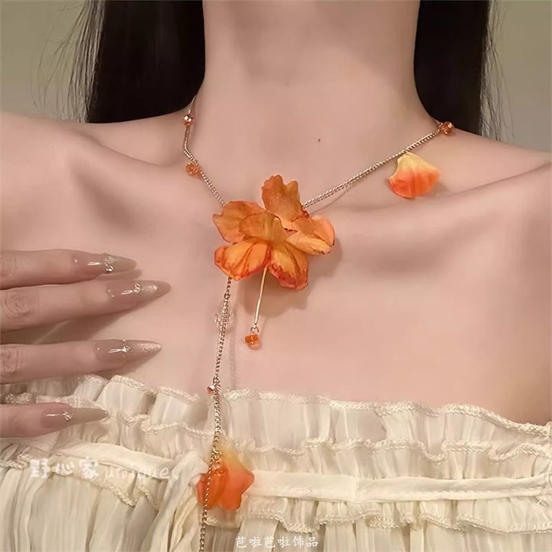 Fringed Flower Necklace Lariat