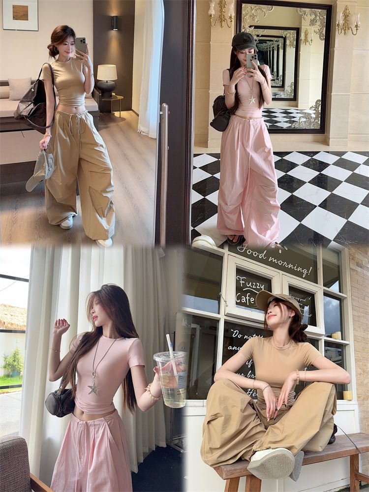 Short-Sleeve Round Neck Plain Slim Fit Crop Tee / Drawstring Waist Baggy Cargo Pants