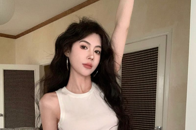 Plain Crewneck Cropped Tank Top