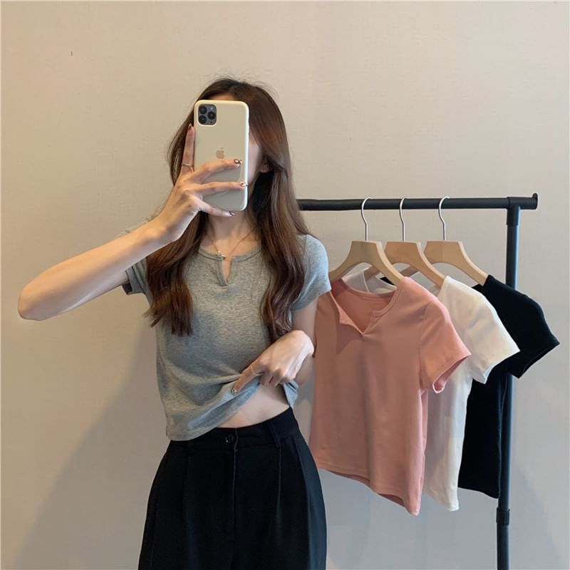 Plain Notch-Neck Short-Sleeved Tee