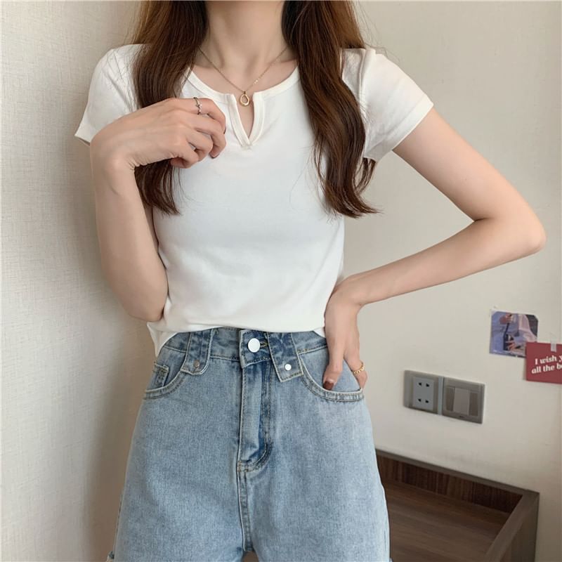 Plain Notch-Neck Short-Sleeved Tee