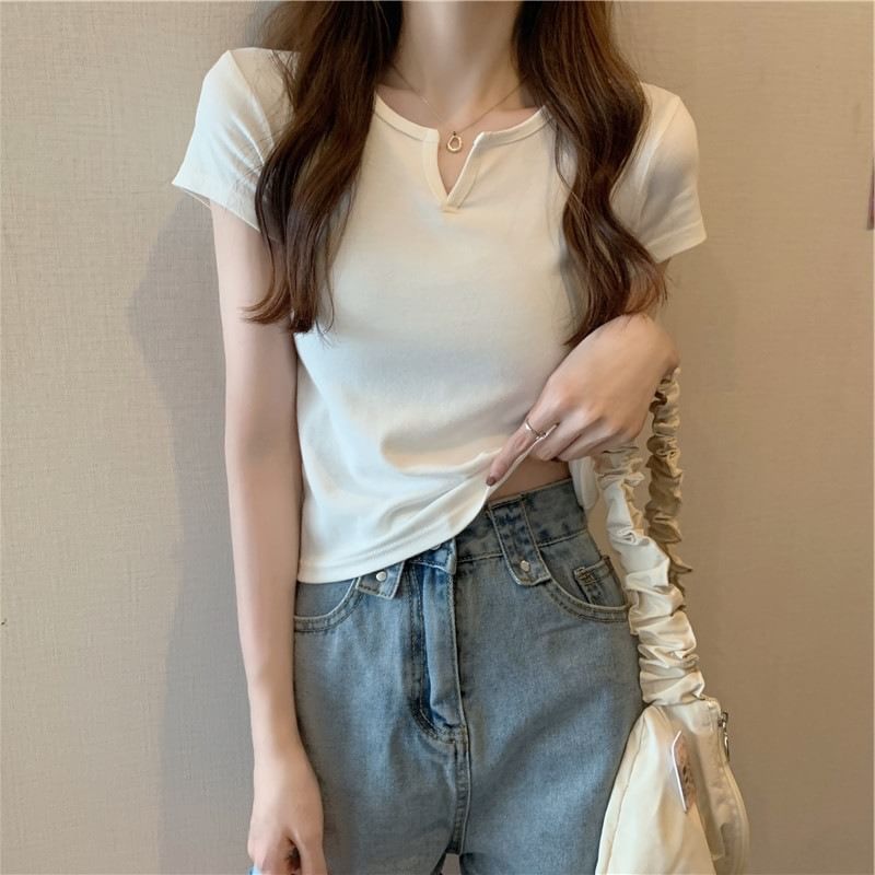 Plain Notch-Neck Short-Sleeved Tee