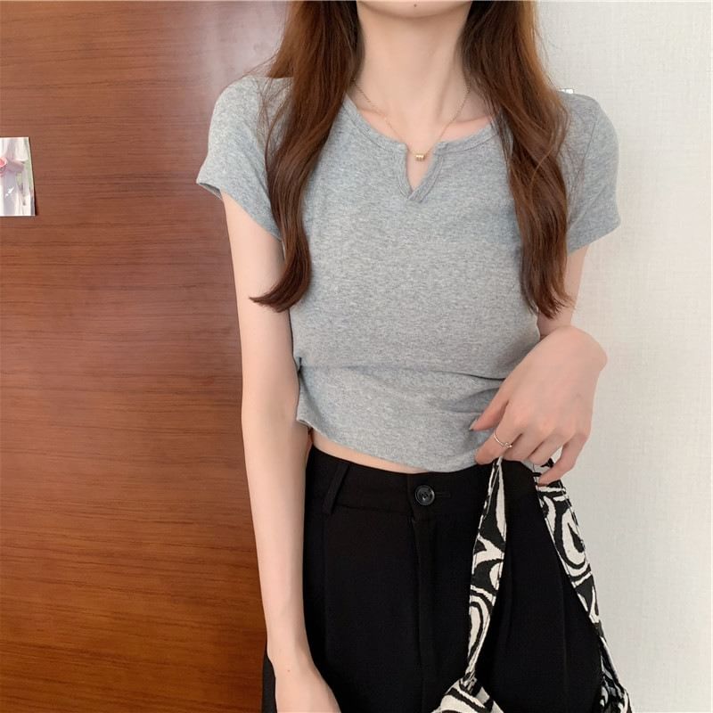 Plain Notch-Neck Short-Sleeved Tee