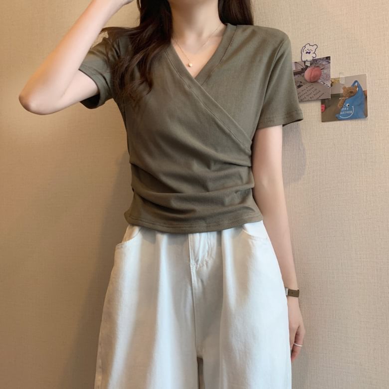 Plain Sleeveless V-Neck Wrap-Style Gathered Tee