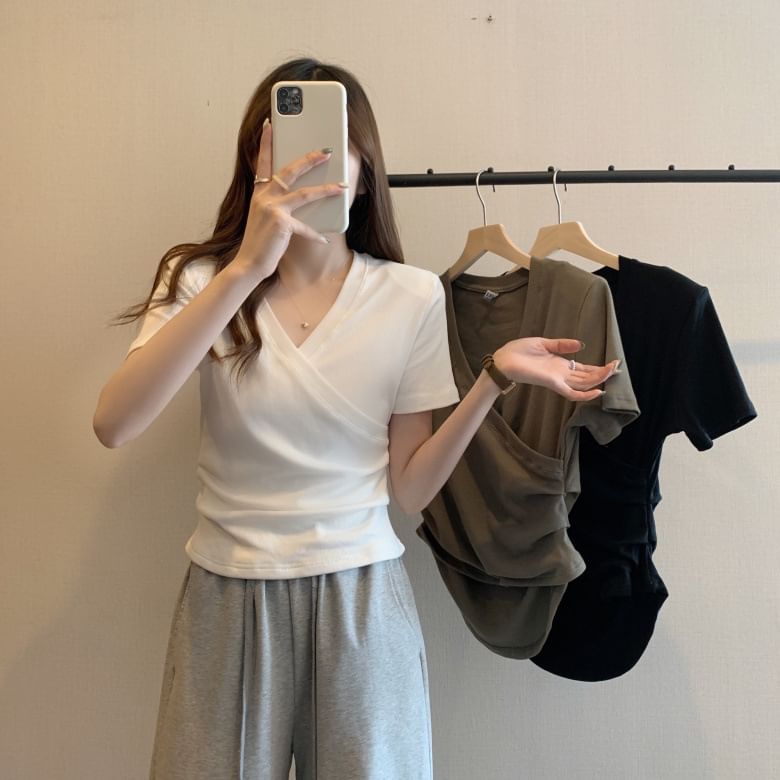 Plain Sleeveless V-Neck Wrap-Style Gathered Tee
