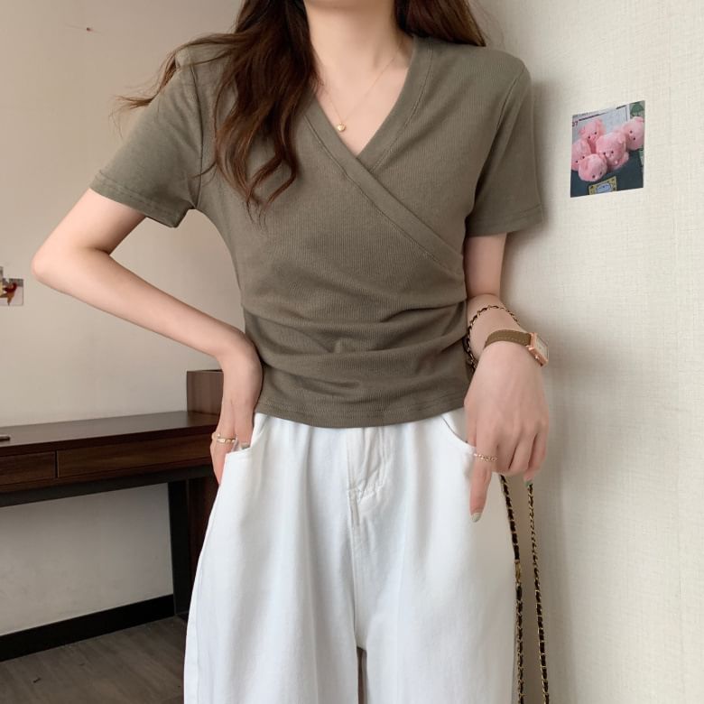 Plain Sleeveless V-Neck Wrap-Style Gathered Tee