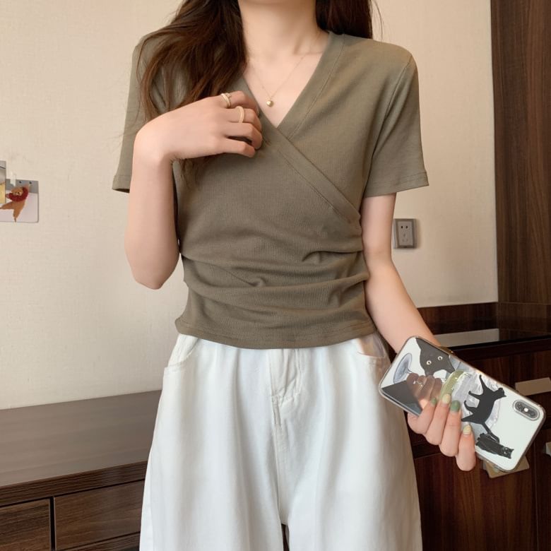 Plain Sleeveless V-Neck Wrap-Style Gathered Tee