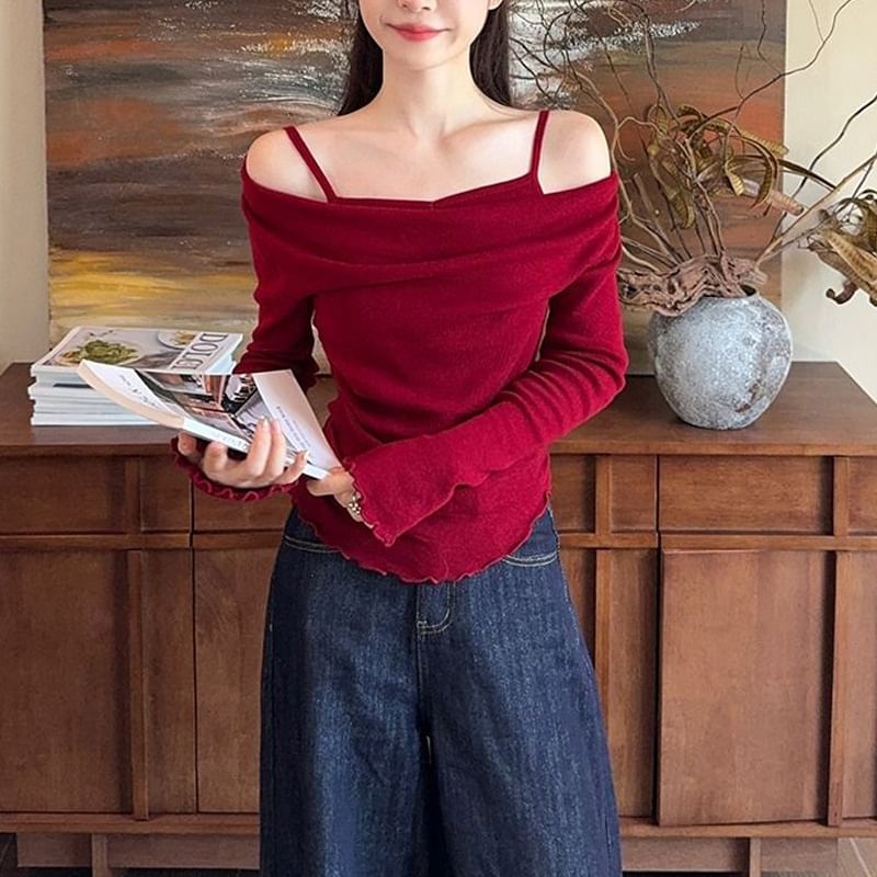 Plain Cold-Shoulder Long-Sleeved Mock Two-Piece Tee