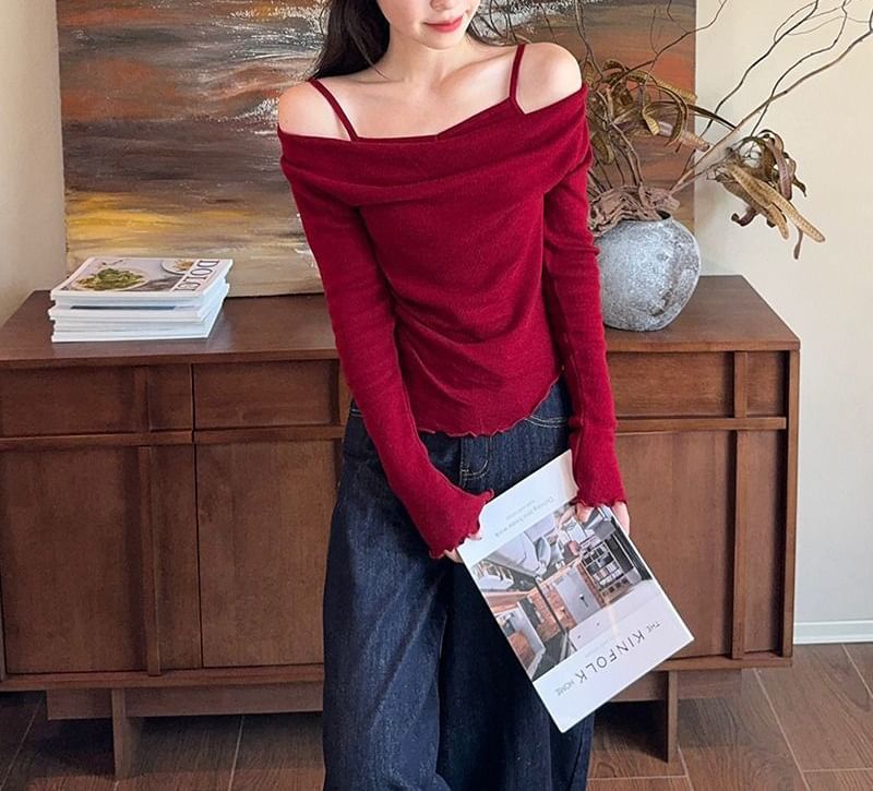Plain Cold-Shoulder Long-Sleeved Mock Two-Piece Tee