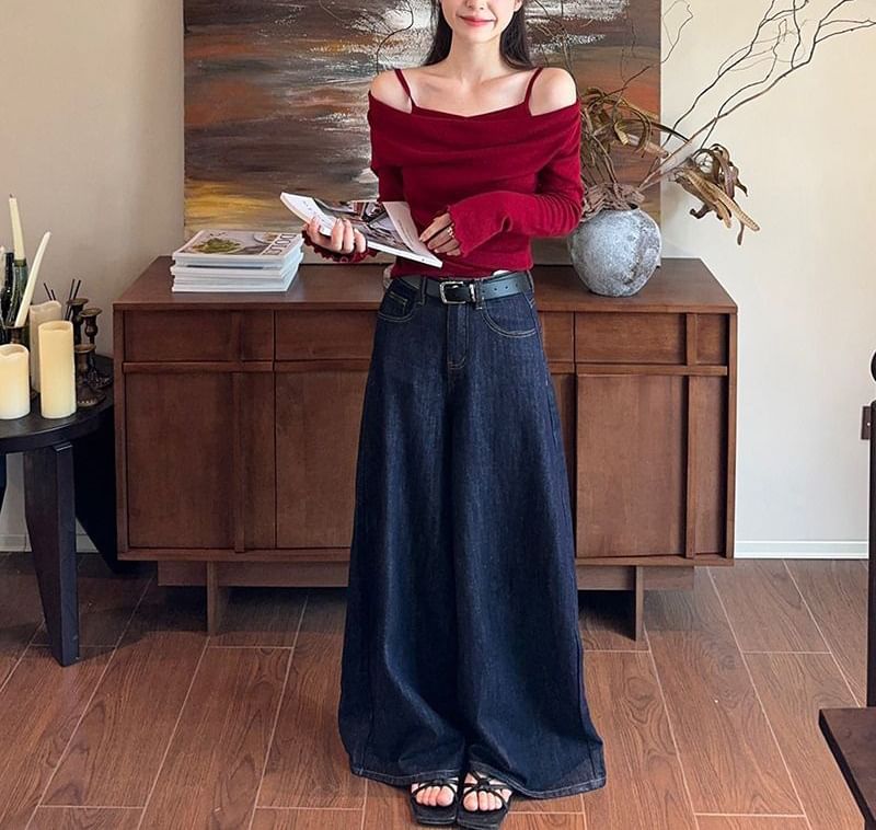 Plain Cold-Shoulder Long-Sleeved Mock Two-Piece Tee
