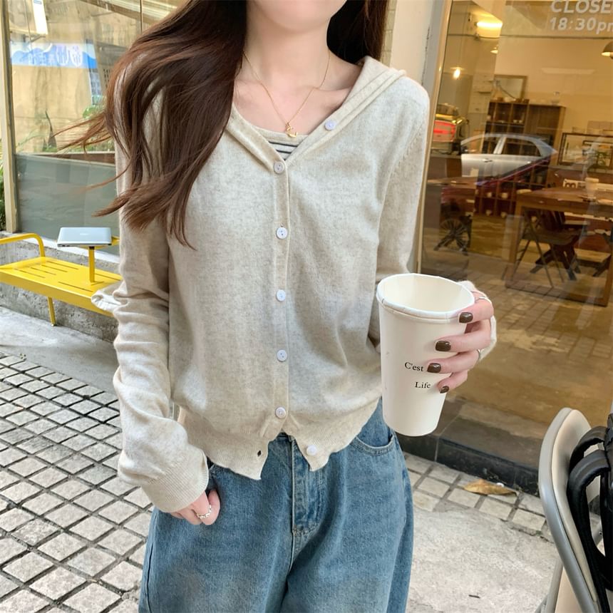 Striped Mock Two-Piece V-Neck Long-Sleeved Fitted Knit Top