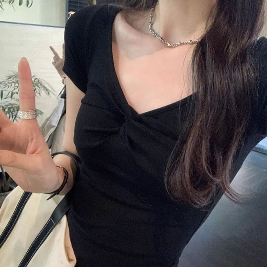 Plain Knotted Slim-Fit V-Neck Short-Sleeved Top