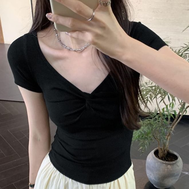 Plain Knotted Slim-Fit V-Neck Short-Sleeved Top