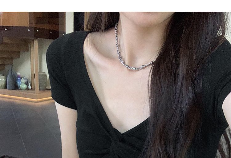 Plain Knotted Slim-Fit V-Neck Short-Sleeved Top