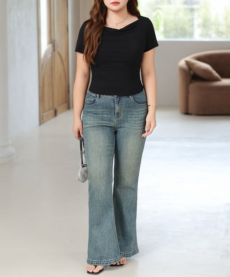Plain V-Neck Short-Sleeved Cropped Top
