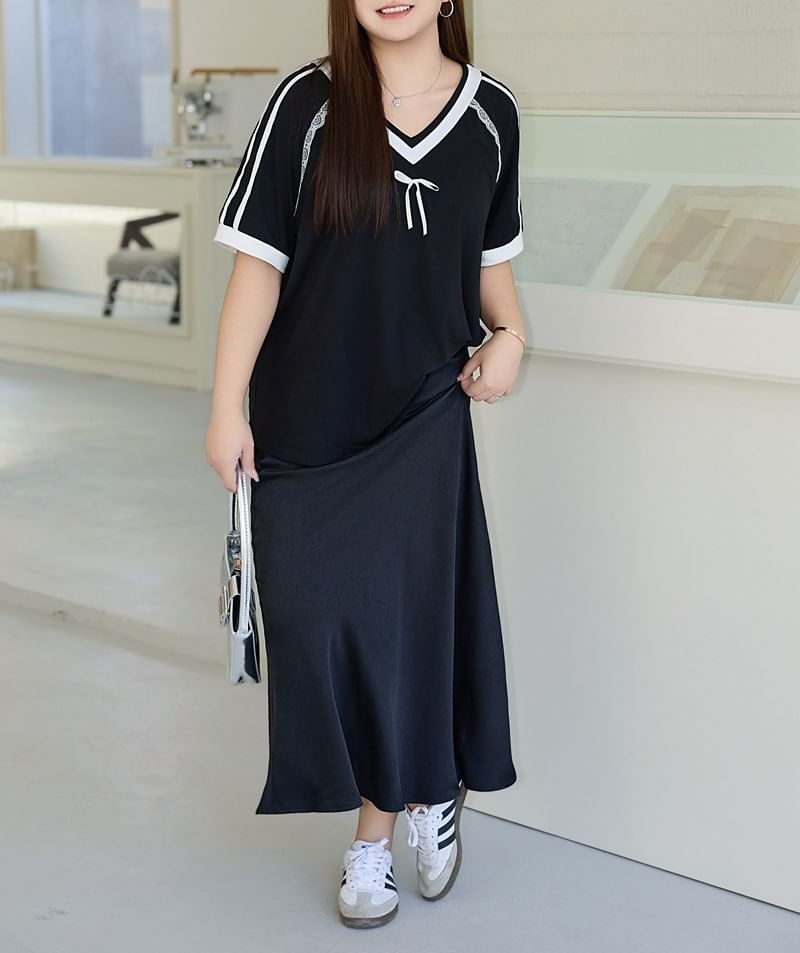 Plain Lace-Trimmed V-Neck Short-Sleeved T-Shirt
