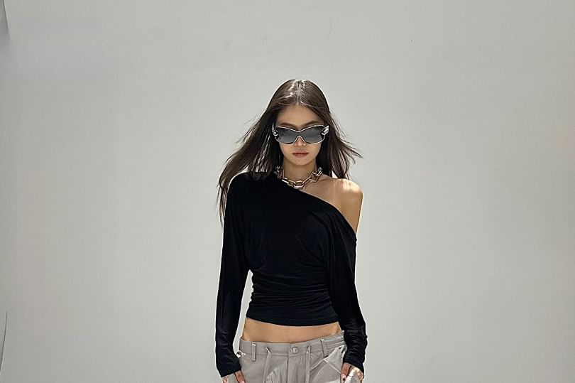 Plain Shirred Cold-Shoulder Long-Sleeved T-Shirt