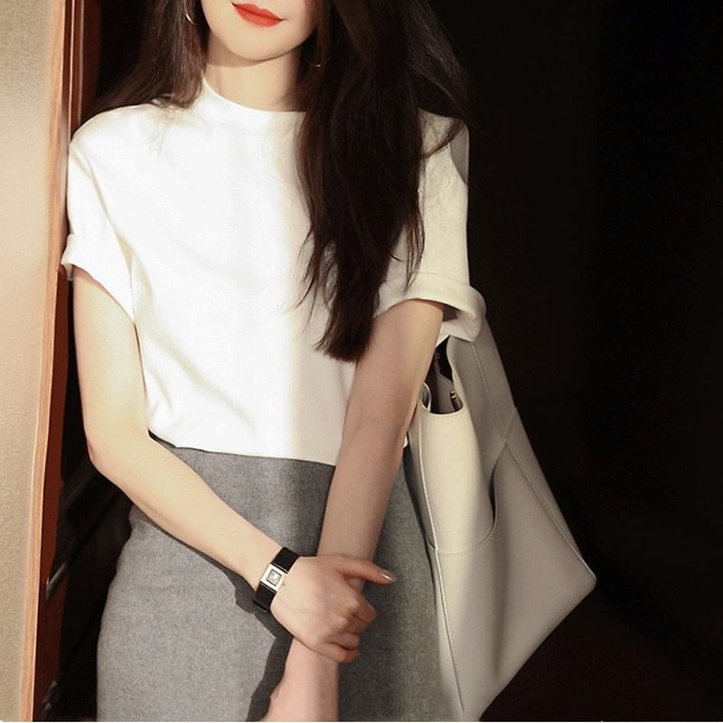 Set: Plain Round-Neck Short-Sleeved T-Shirt + High-Waisted Mini Pencil Skirt
