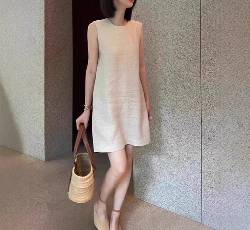 Plain Crew-Neck Sleeveless Tunic Dress