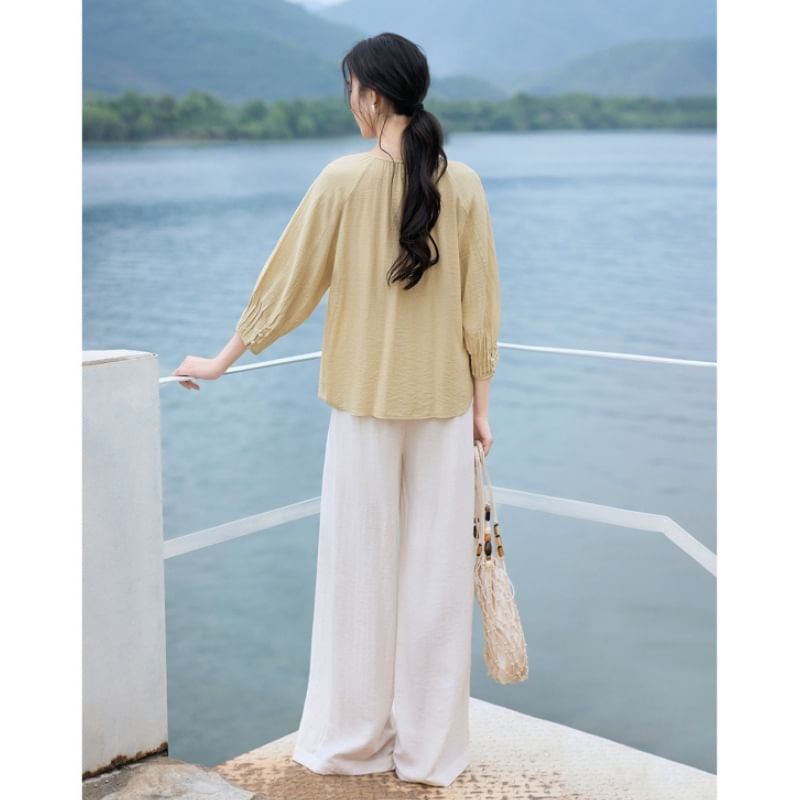 Plain Round-Neck 3/4-Sleeved Blouse