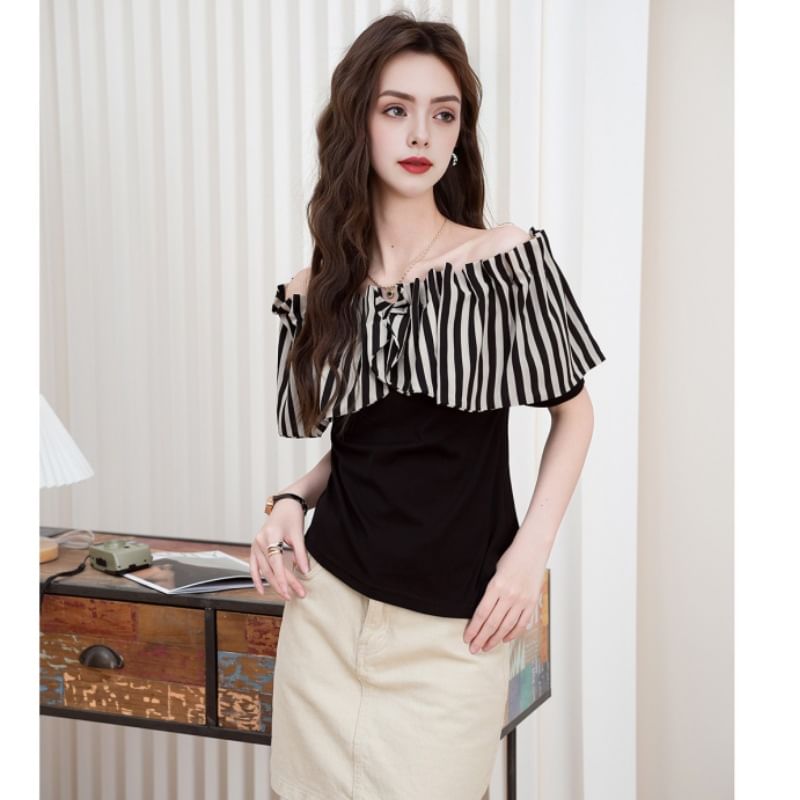 Striped Paneled Asymmetric Crew-Neck Short-Sleeved Slim-Fit Tee