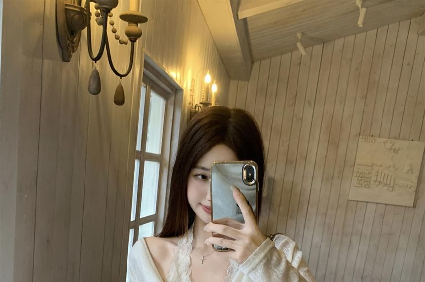 Scoop-Neck Long-Sleeved Top / Halter Top / Shorts / Set
