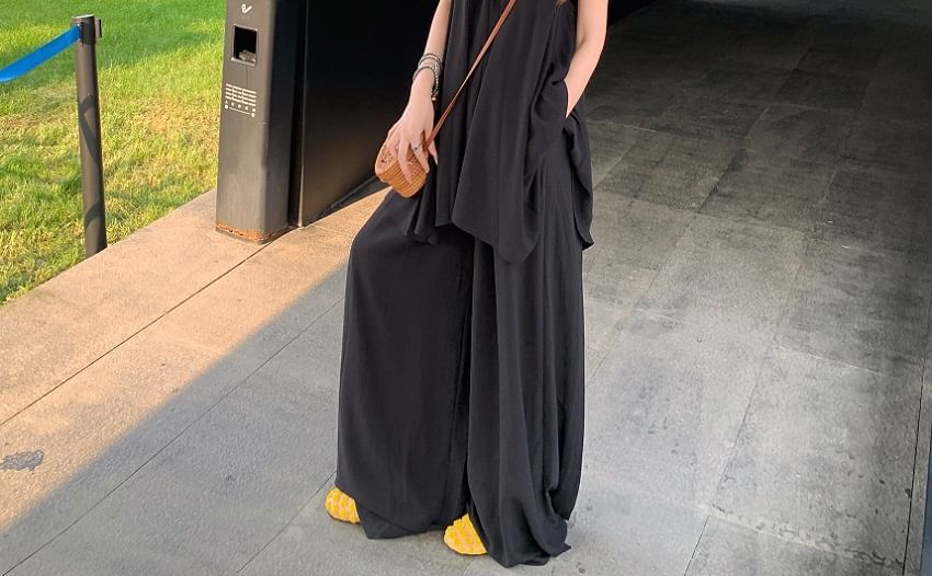 Plain Halter V-Neck Tunic / High-Waisted Culottes