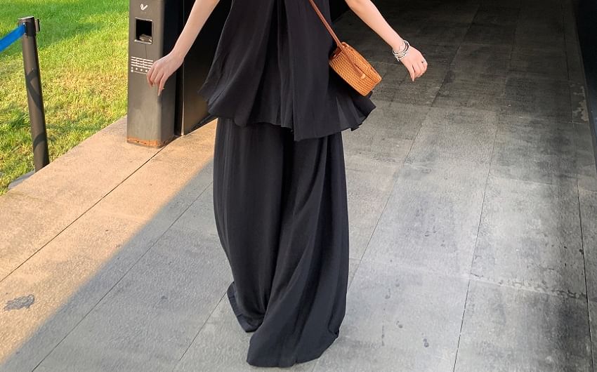 Plain Halter V-Neck Tunic / High-Waisted Culottes