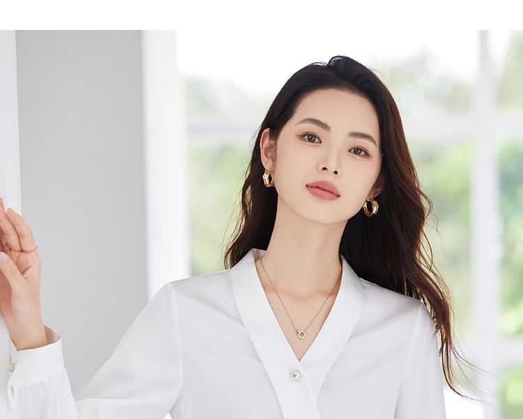 Plain V-Neck Long-Sleeved Blouse / High-Rise Midi Straight Skirt