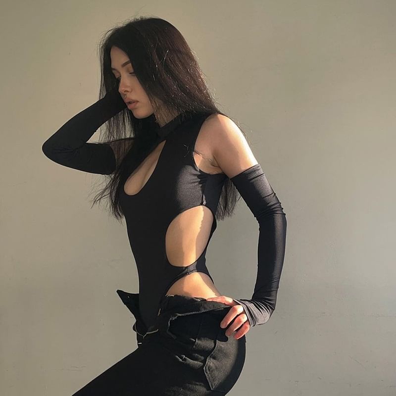 Cold-Shoulder Cutout Long-Sleeve Basic Bodysuit