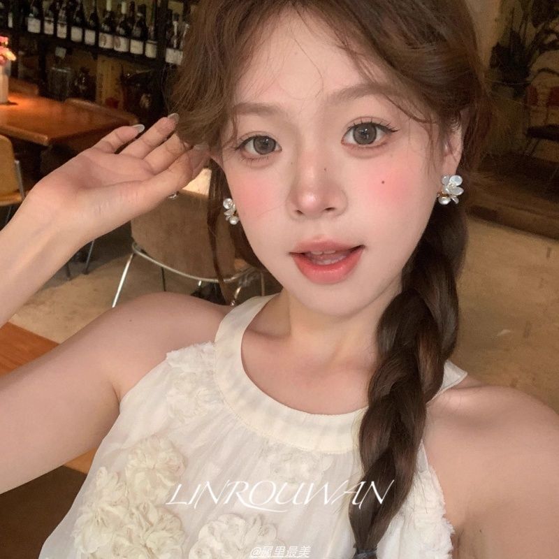 Acrylic Floral Stud Alloy Earring