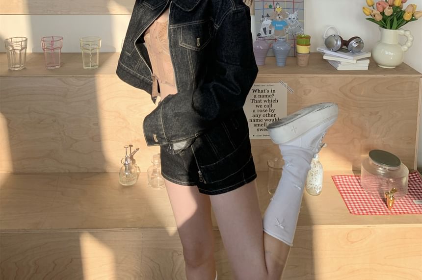 Collar Denim Zip Jacket / High Waist Denim Shorts