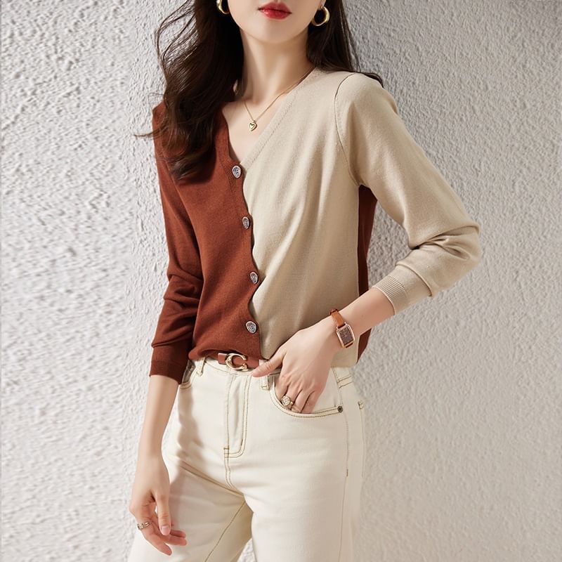Two-Tone V-Neck Long-Sleeved Button-Up Knit Top