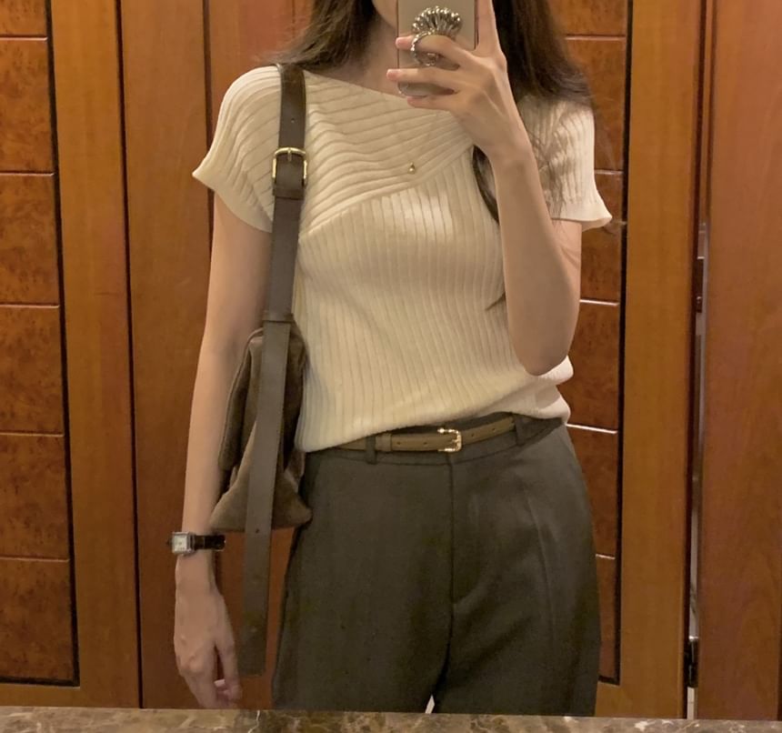 Plain Ribbed Boat-Neck Short-Sleeved Knit Top