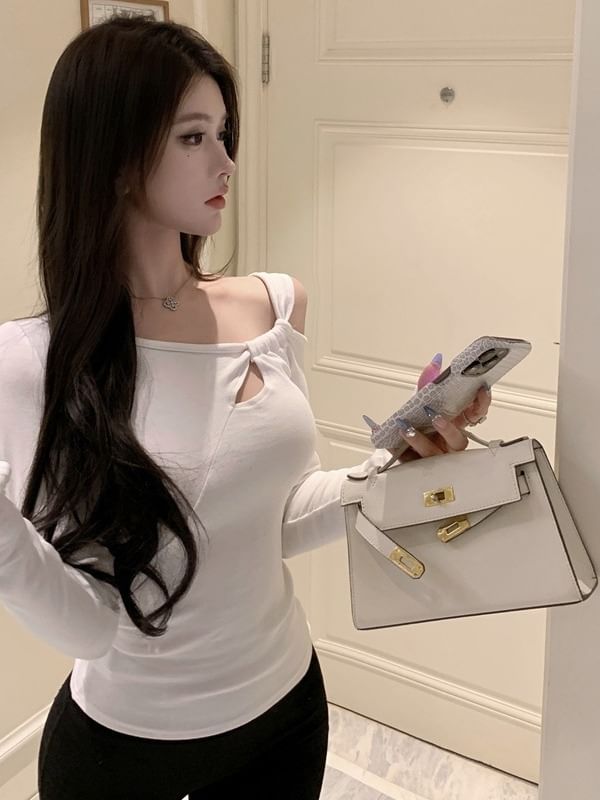 Plain Asymmetric Cutout Long-Sleeved Top
