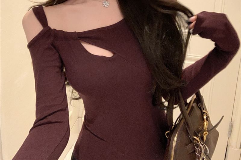 Plain Asymmetric Cutout Long-Sleeved Top
