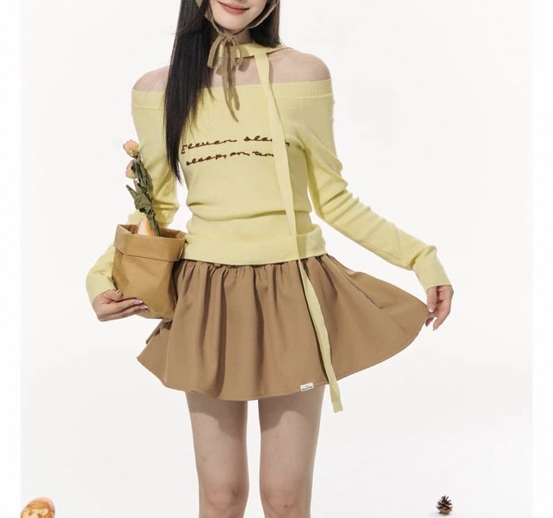 Long-Sleeve Off Shoulder Lettering T-Shirt