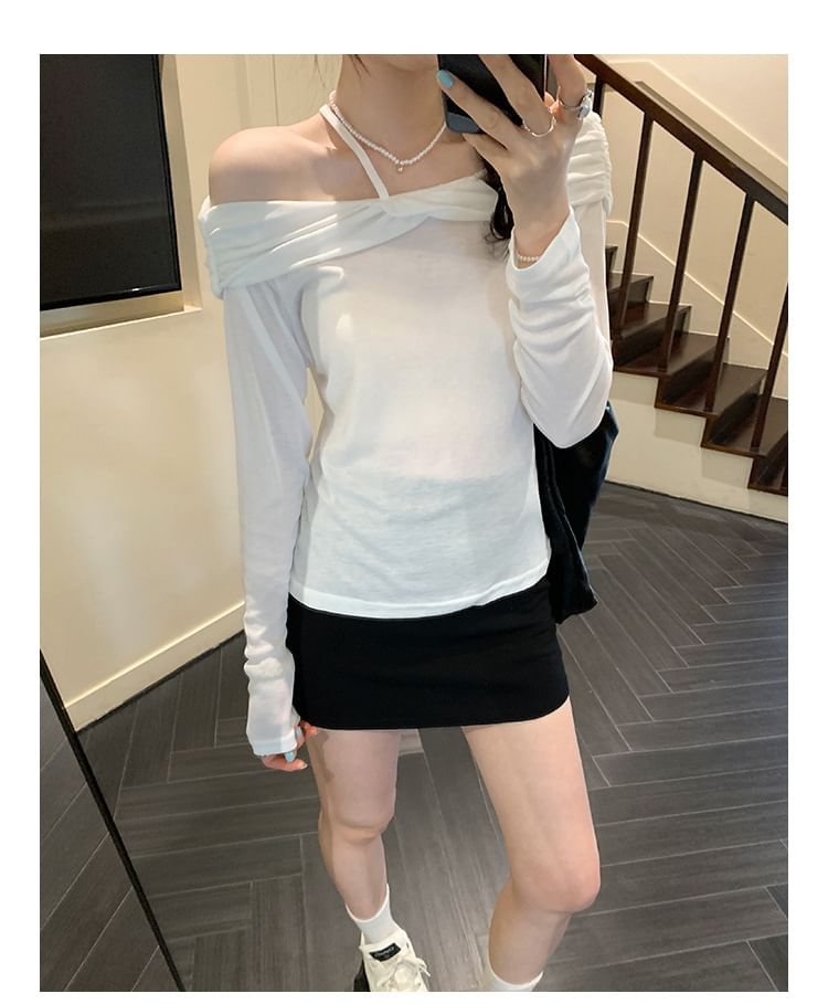 Plain Ruched Off-Shoulder Long-Sleeved Tee
