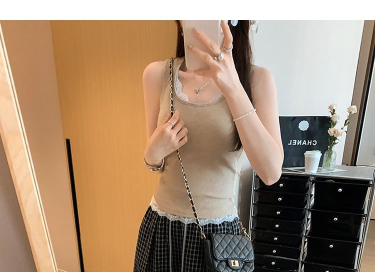 Lace Panel Scoop Neck Slim Fit Crop Tank