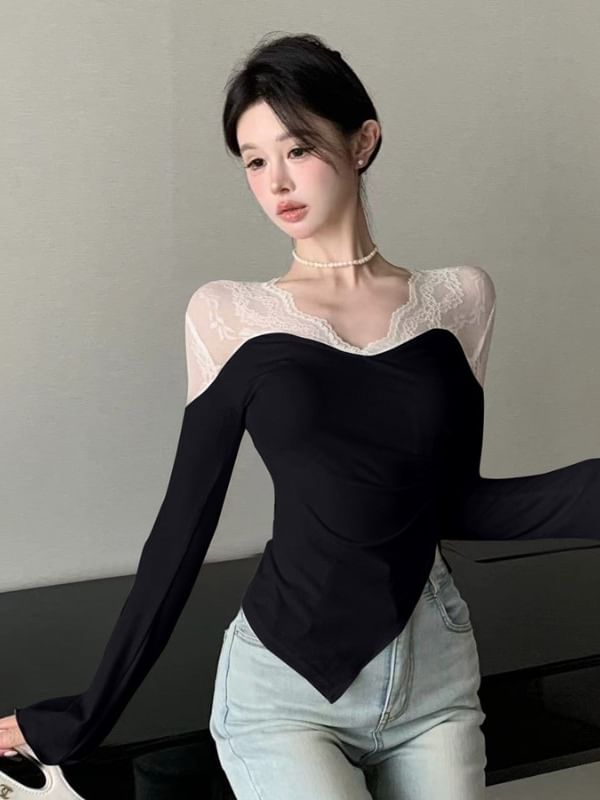 Lace-Paneled V-Neck Long-Sleeved Top
