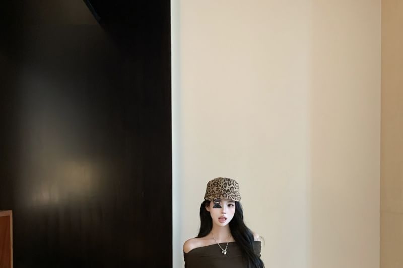 Plain Off-Shoulder Long-Sleeved Top & Mini Skort Set