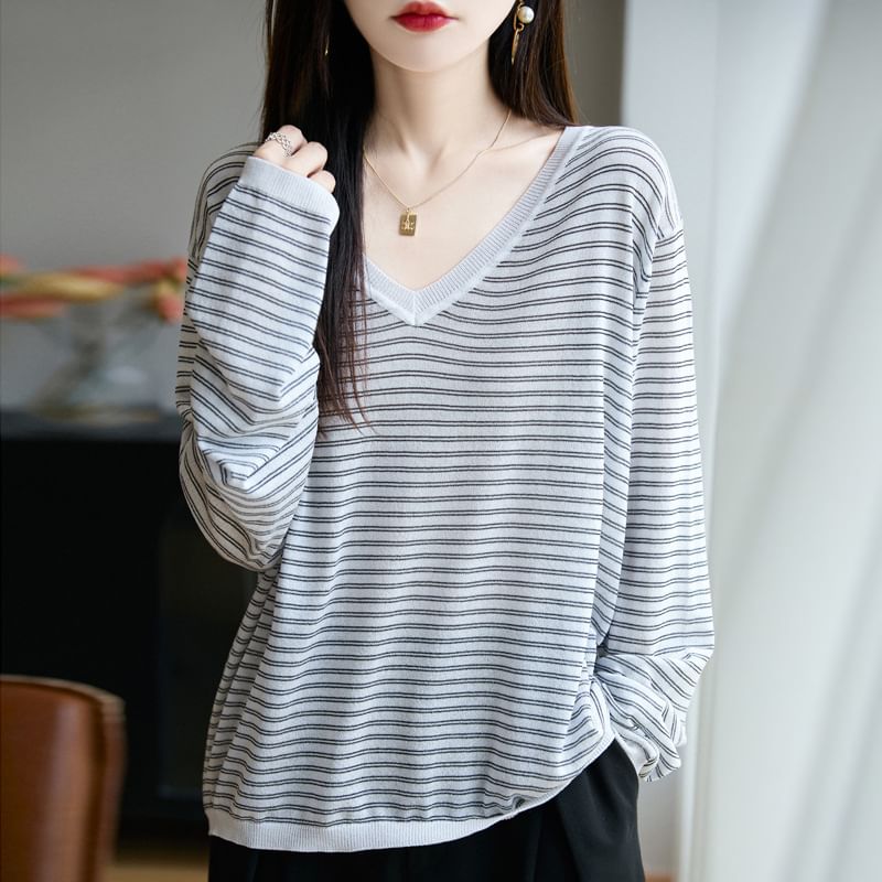 Striped V-Neck Long-Sleeved T-Shirt