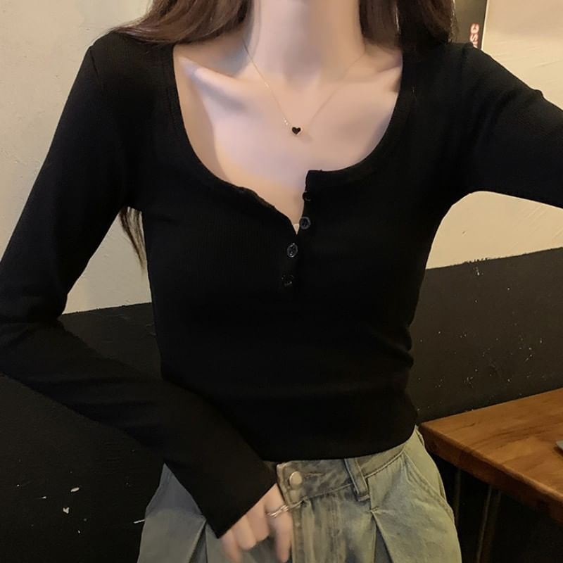 Plain Scoop-Neck Long-Sleeved Henley Tee
