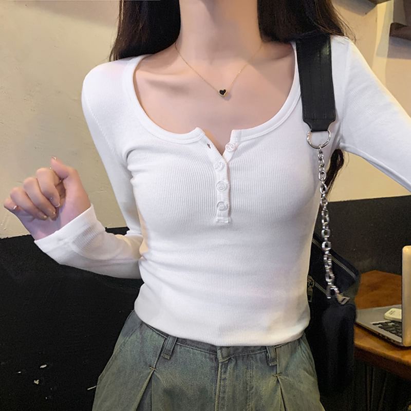 Plain Scoop-Neck Long-Sleeved Henley Tee