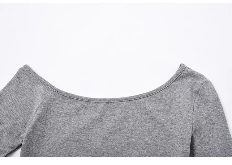 Plain Asymmetric Off-Shoulder Long-Sleeved Tee
