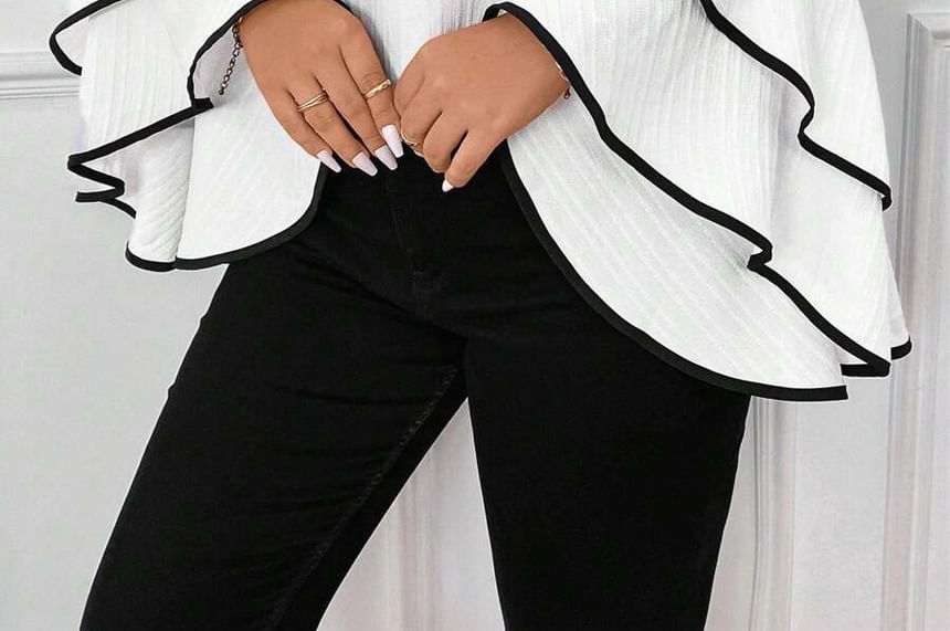 Contrast Trim Bell-Sleeved Crewneck Blouse