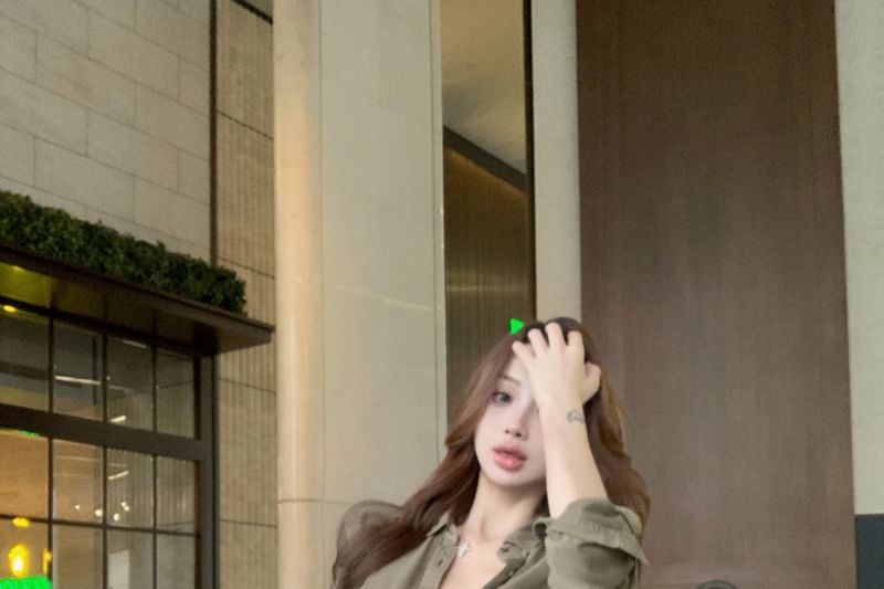 Long-Sleeve Plain Cargo Shirt / V-Neck Lace Panel Crop Slim Fit Tank Top / High Waist Shorts